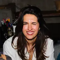 Escucha a undefined, mira videos musicales, lee su biografía, consulta las fechas de las gira y más.