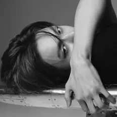 Poslechněte si interpreta YEONJUN, sledujte hudební videa, přečtěte si životopis, podívejte se na data turné a další informace.