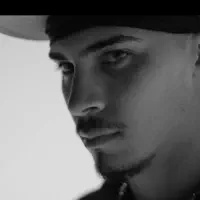 Luister naar undefined, bekijk muziekvideo's, lees de bio, bekijk de tourdata, en meer!