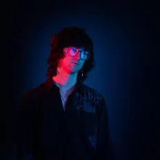 Ascolta 7000 Swan Savants, guarda video musicali, leggi la biografia, vedi le date del tour & altro!
