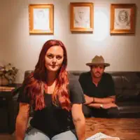 Ouça undefined, assista a videoclipes, leia a biografia, veja as datas das turnês e mais!