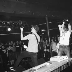 Dengarkan Lostfoundbroken, tonton video musik, baca bio, lihat tanggal tur & lainnya!