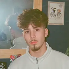 聆聽 Sightseeing Crew、觀看音樂影片、閱讀小傳、查看巡演日期等！