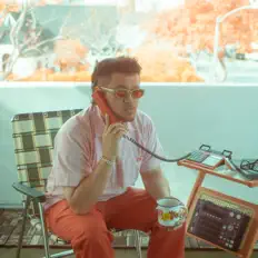 Dengarkan Ringtone Lee, tonton video musik, baca bio, lihat tanggal tur & lainnya!