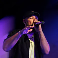 Ascolta J. Theiss, guarda video musicali, leggi la biografia, vedi le date del tour & altro!
