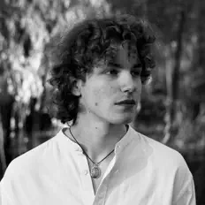 Ouve Noel Rivers, vê vídeos de música, lê a biografia, vê as datas da digressão e muito mais!