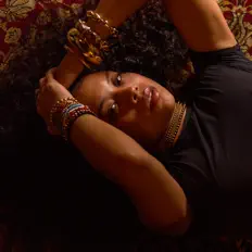 Escucha a Jalisa Rey, mira videos musicales, lee su biografía, consulta las fechas de las gira y más.