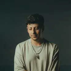 Poslechněte si interpreta Martin Gonzalez, sledujte hudební videa, přečtěte si životopis, podívejte se na data turné a další informace.
