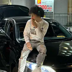 收听 Lil Young 理由、观看音乐视频、阅读小传、查看巡演日期等 ！