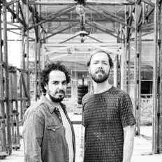 Marvash을(를) 듣고, 뮤직 비디오를 보고, 약력을 읽고, 투어 일정 등을 확인하세요!