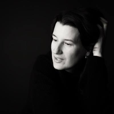 Listen to Stephanie Bédard, watch music videos, read bio, see tour dates & more!