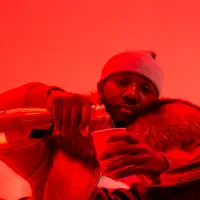 Escucha a undefined, mira vídeos musicales, lee la biografía, consulta fechas de giras y mucho más.