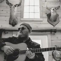 聆聽 undefined、觀看音樂影片、閱讀小傳、查看巡演日期等！