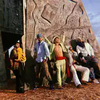 undefined을(를) 듣고, 뮤직 비디오를 보고, 약력을 읽고, 투어 일정 등을 확인하세요!