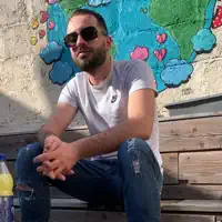 undefinedを聴いたり、ミュージックビデオを鑑賞したり、経歴やツアー日程などを確認したりしましょう！