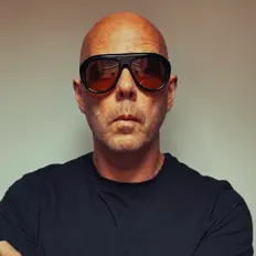 Escucha a Danny J Lewis, mira videos musicales, lee su biografía, consulta las fechas de las gira y más.