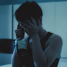 Angelisを聴いたり、ミュージックビデオを鑑賞したり、経歴やツアー日程などを確認したりしましょう！