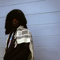 收听 SINCERE、观看音乐视频、阅读小传、查看巡演日期等 ！