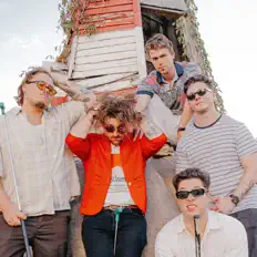 收听 Women are Smarter.、观看音乐视频、阅读小传、查看巡演日期等 ！