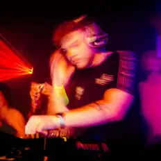 Ouve wxlkas!, vê vídeos de música, lê a biografia, vê as datas da digressão e muito mais!