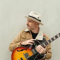 Dengarkan Maciek Czemplik, tonton video musik, baca bio, lihat tanggal tur & lainnya!