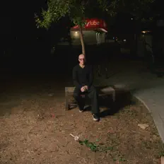 Poslechněte si interpreta aortx, sledujte hudební videa, přečtěte si životopis, podívejte se na data turné a další informace.