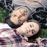 Poslechněte si interpreta undefined, sledujte hudební videa, přečtěte si životopis, podívejte se na data turné a další informace.