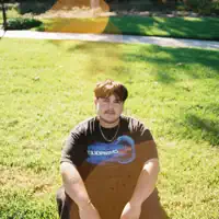 Ascolta undefined, guarda video musicali, leggi la biografia, vedi le date del tour & altro!