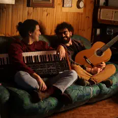 Hör dir Porto Raro an, schau dir Musikvideos an, lies die Biografie, finde Tourdaten und mehr!