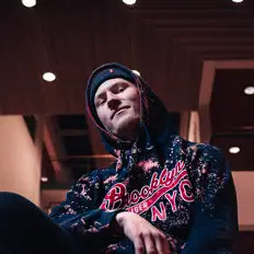 Escucha a Makshi, mira videos musicales, lee su biografía, consulta las fechas de las gira y más.