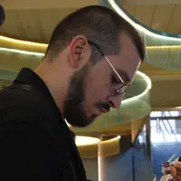 收听 undefined、观看音乐视频、阅读小传、查看巡演日期等 ！