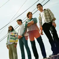 Ouve undefined, vê vídeos de música, lê a biografia, vê as datas da digressão e muito mais!