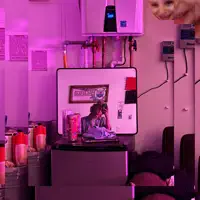 undefined dinle, müzik videolarını izle, biyografisini oku, tur tarihlerini ve daha fazlasını gör!