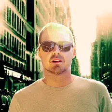 聆聽 Chris Alan Lee、觀看音樂影片、閱讀小傳、查看巡演日期等！