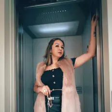 Escucha a Jess Varela, mira vídeos musicales, lee la biografía, consulta fechas de giras y mucho más.