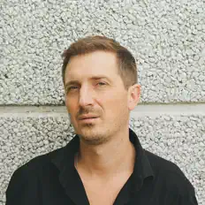 Posłuchaj wykonawcy Erik Apollo, obejrzyj teledyski, przeczytaj biografię, zobacz daty tras koncertowych i nie tylko!