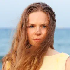 Dengarkan Avery Chapman, tonton video musik, baca bio, lihat tanggal tur & lainnya!