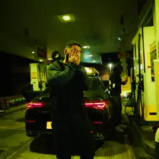 ERO dinle, müzik videolarını izle, biyografisini oku, tur tarihlerini ve daha fazlasını gör!