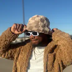 PKT Lagie을(를) 듣고, 뮤직 비디오를 보고, 약력을 읽고, 투어 일정 등을 확인하세요!