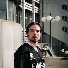 Angelo Basham सुनें, म्यूज़िक वीडियो देखें, बायो पढ़ें, दौरे की तारीखें और बहुत कुछ देखें!