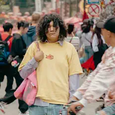 聆聽 Leoguzpe、觀看音樂影片、閱讀小傳、查看巡演日期等！