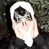 Luister naar undefined, bekijk muziekvideo's, lees de bio, bekijk de tourdata, en meer!