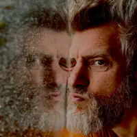 收听 undefined、观看音乐视频、阅读小传、查看巡演日期等 ！