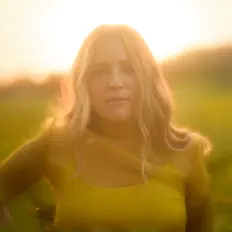 Dengarkan Leanna Crawford, tonton video musik, baca bio, lihat tanggal tur & lainnya!
