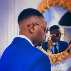 Teniolaを聴いたり、ミュージックビデオを鑑賞したり、経歴やツアー日程などを確認したりしましょう！