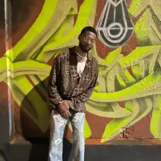 聆聽 J Tombs、觀看音樂影片、閱讀小傳、查看巡演日期等！