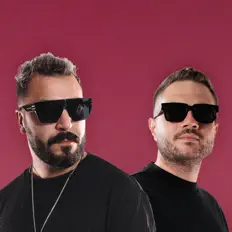 Salento Guysを聴いたり、ミュージックビデオを鑑賞したり、経歴やツアー日程などを確認したりしましょう！