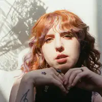 Ascolta undefined, guarda video musicali, leggi la biografia, vedi le date del tour & altro!