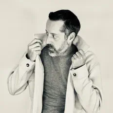 聆聽 Maxfield Gast、觀看音樂影片、閱讀小傳、查看巡演日期等！