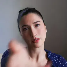 Écoutez Shirley Hurt, regardez des vidéoclips, lisez la biographie, consultez les dates de tournée et plus encore !